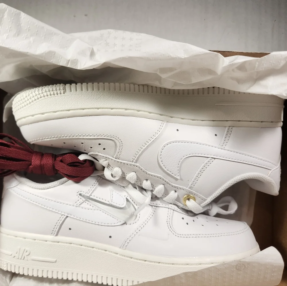 NWT Women's Af1's '07 PRM - Picture 2 of 10